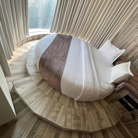 De Glance Hotel Сурат Екстер'єр фото
